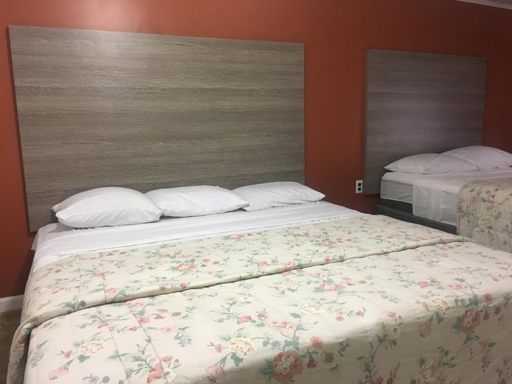 Barberry Court Motel &Cabins Лейк Джордж Екстериор снимка