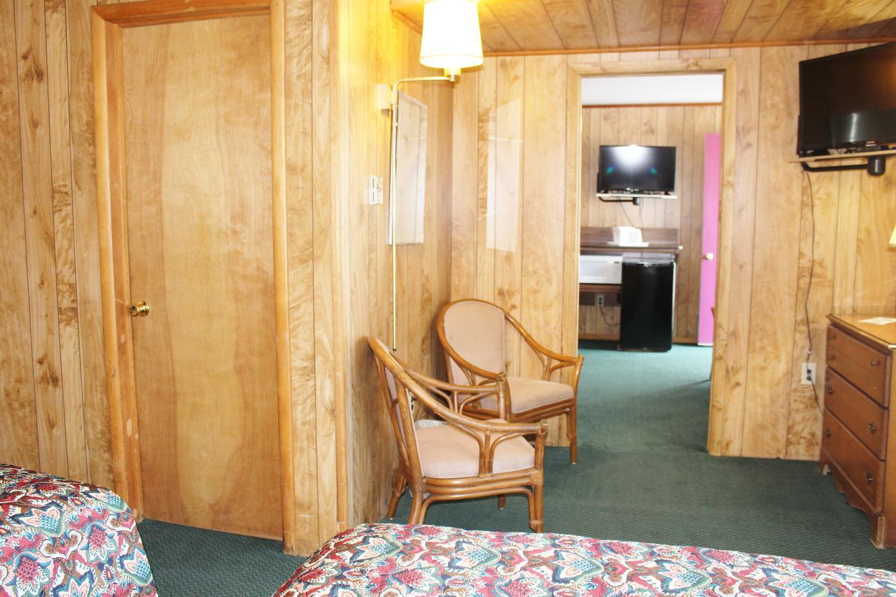 Barberry Court Motel &Cabins Лейк Джордж Екстериор снимка