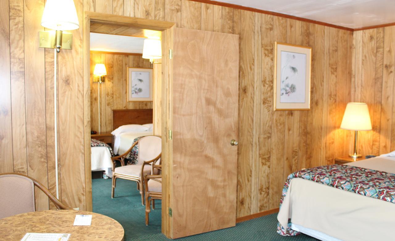 Barberry Court Motel &Cabins Лейк Джордж Екстериор снимка